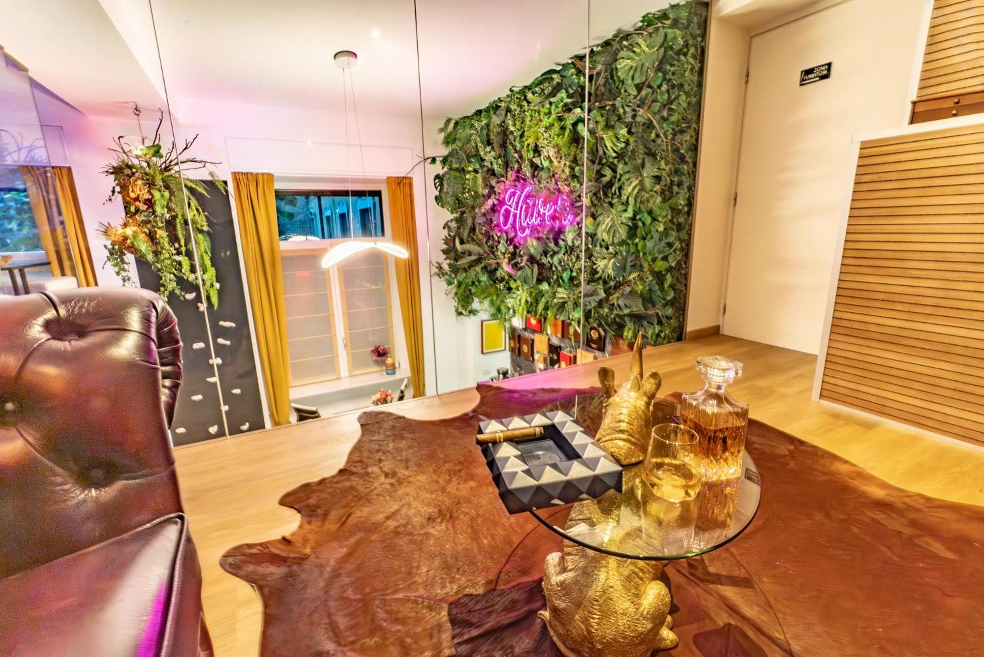 Luxe & Central Haven - Jacuzzi, Sauna, Steam, Private Parking Como Dış mekan fotoğraf