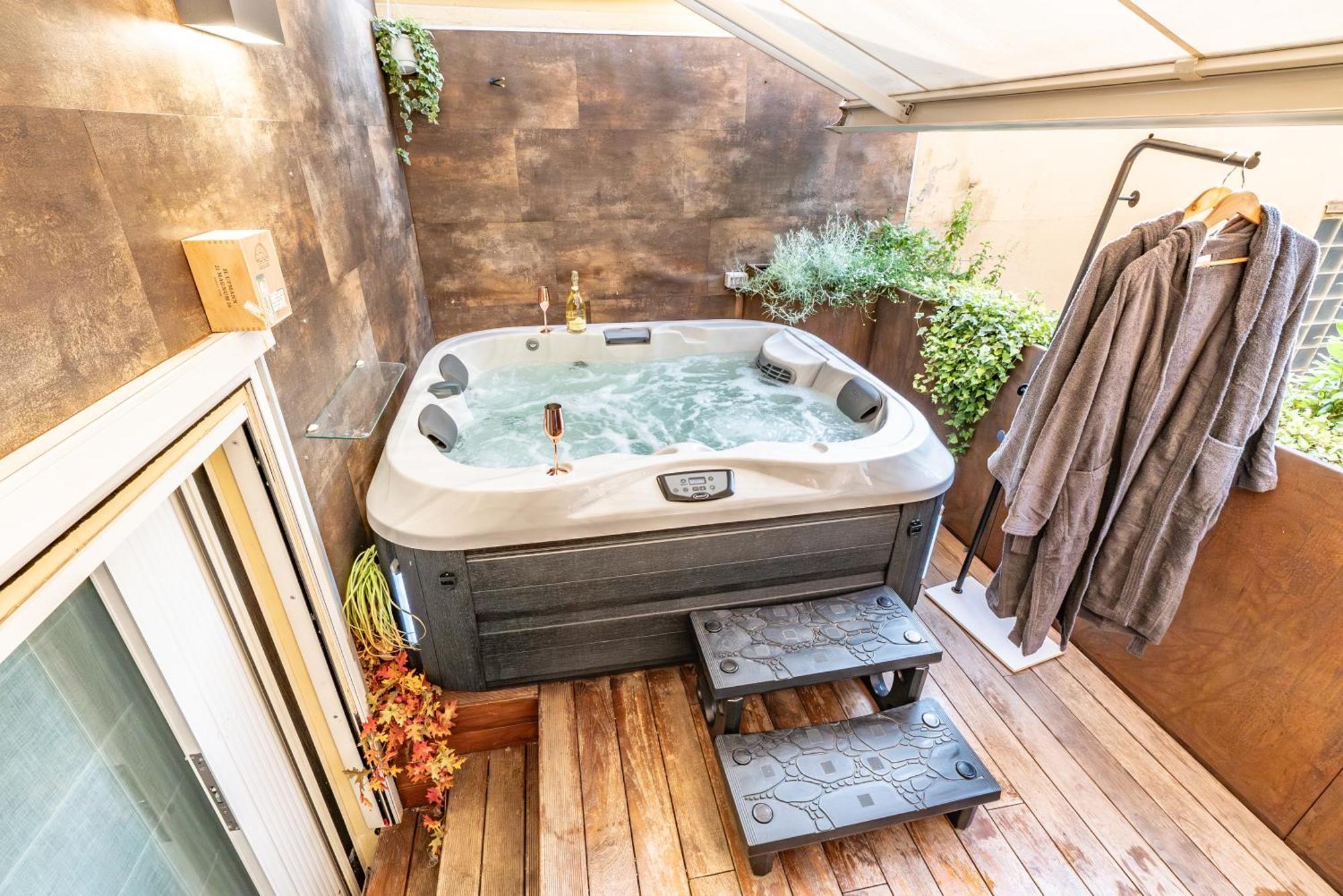 Luxe & Central Haven - Jacuzzi, Sauna, Steam, Private Parking Como Dış mekan fotoğraf