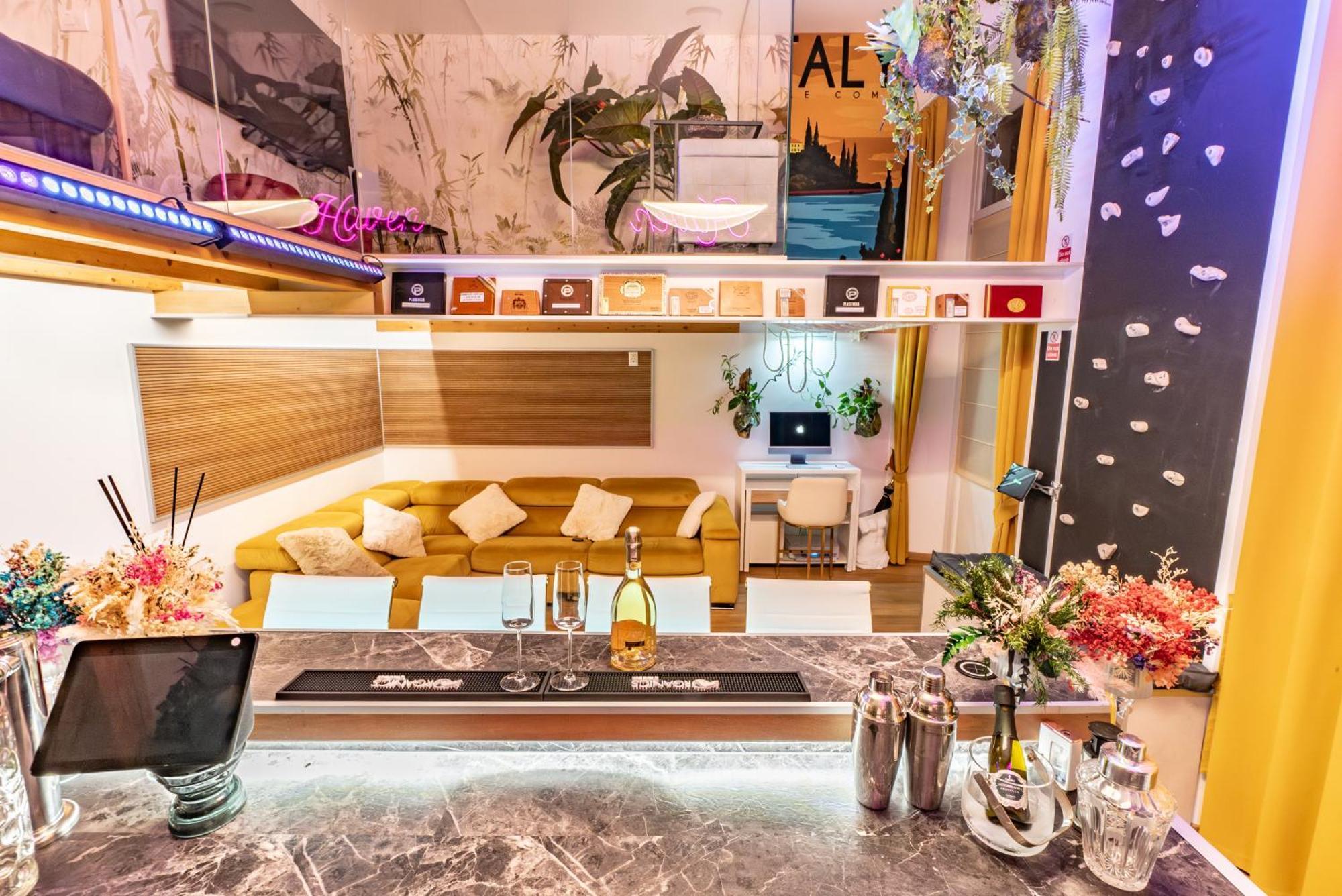 Luxe & Central Haven - Jacuzzi, Sauna, Steam, Private Parking Como Dış mekan fotoğraf