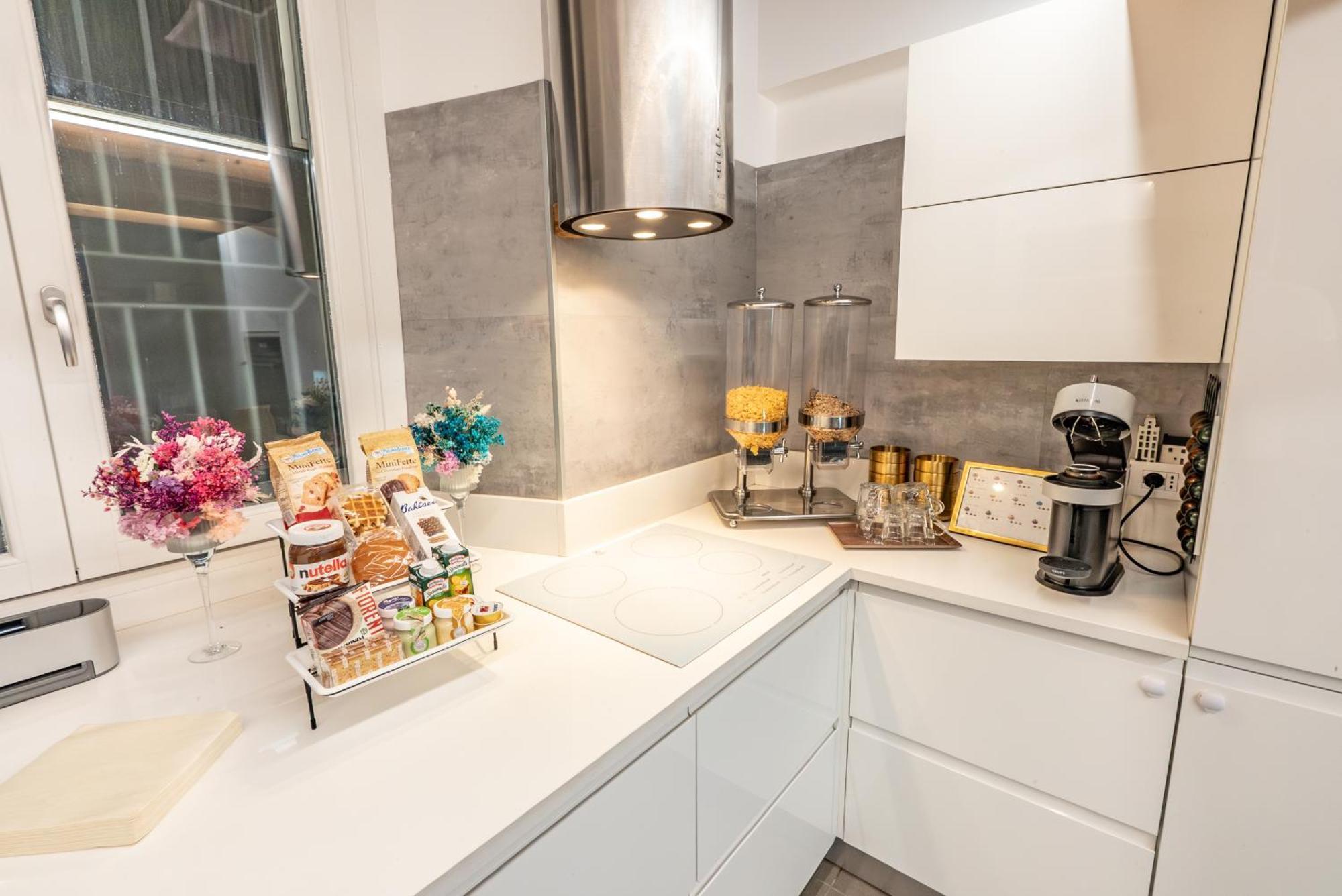 Luxe & Central Haven - Jacuzzi, Sauna, Steam, Private Parking Como Dış mekan fotoğraf